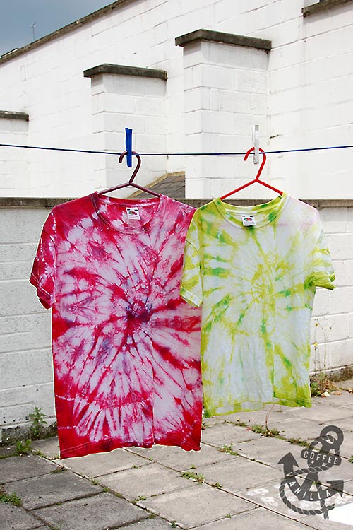 forklare rotation champignon DIY Summery Tie Dye T-Shirts - Step by Step Picture Tutorial » Coffee &  Vanilla