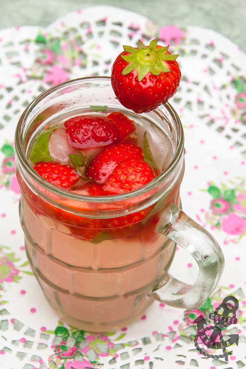 Homemade Strawberry & Mint Lemonade » Coffee & Vanilla